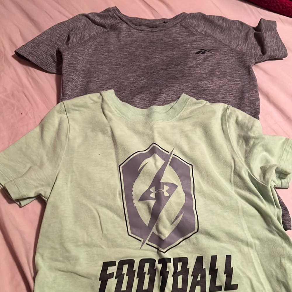 Two boys size 5/6 and xs tshirts